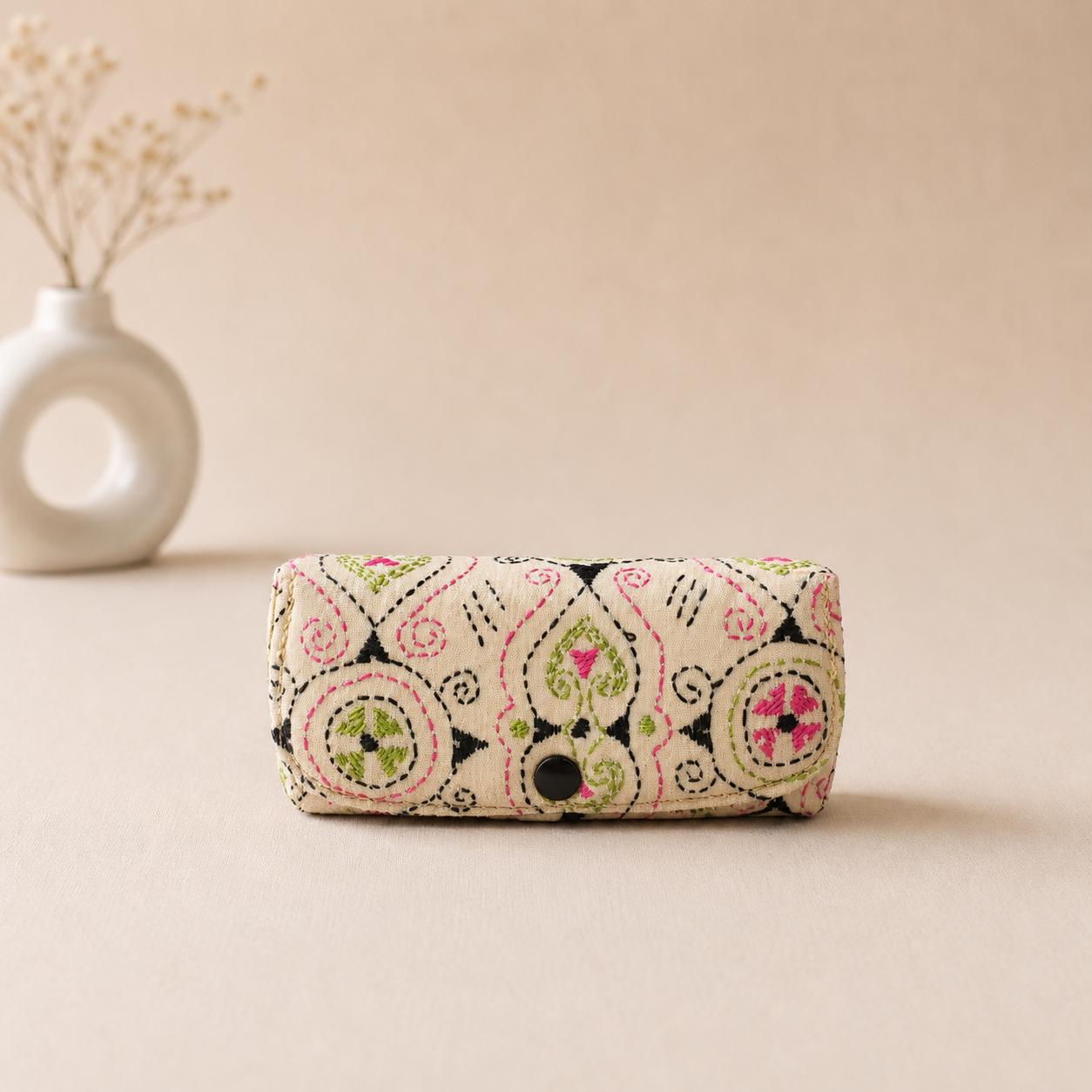 White Geometric Spectacle Case - Front